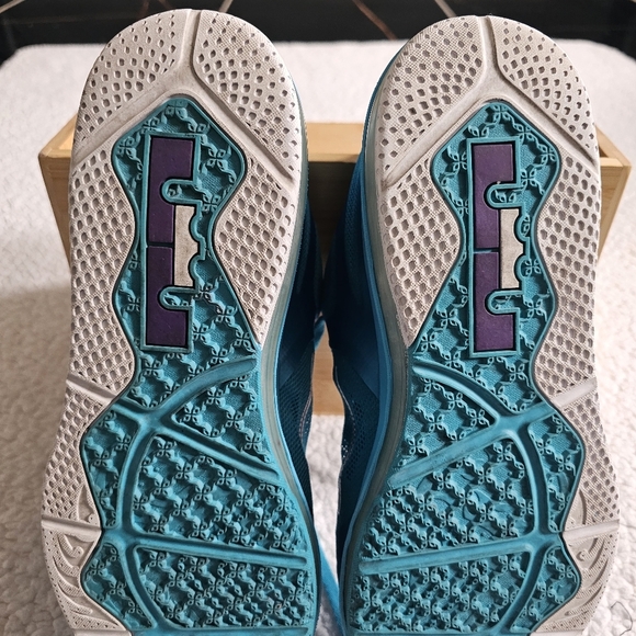 Size 13 - Nike LeBron 9 Low Summit Lake Hornets main image 6